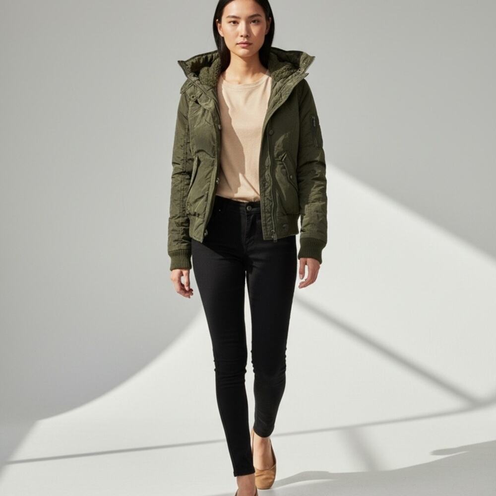 💚Abercrombie & Fitch Olive Green Hooded Puffer Jacket with Fleece Lined Hood